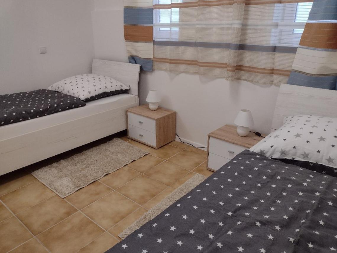 Appartement In Nitra Under The Zobor-Hill Eksteriør billede