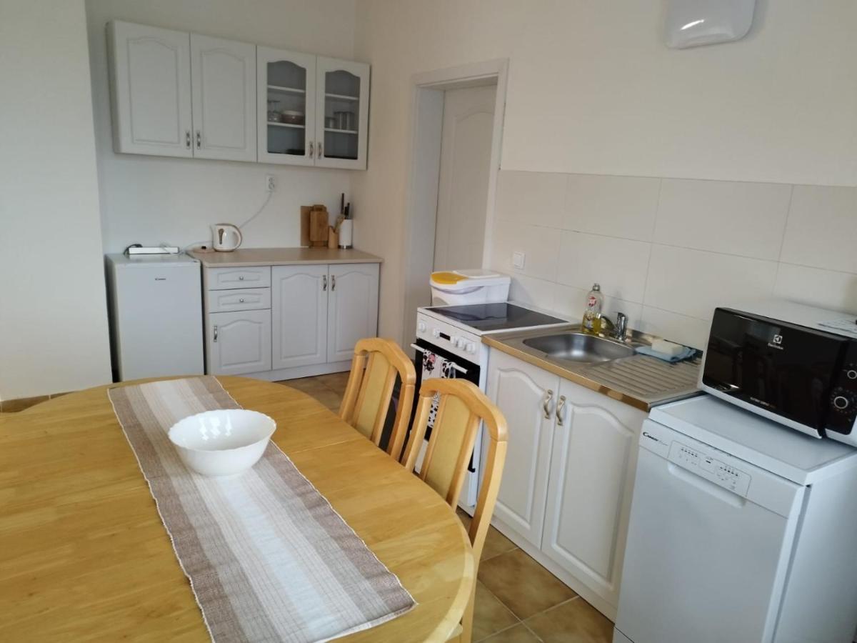 Appartement In Nitra Under The Zobor-Hill Eksteriør billede