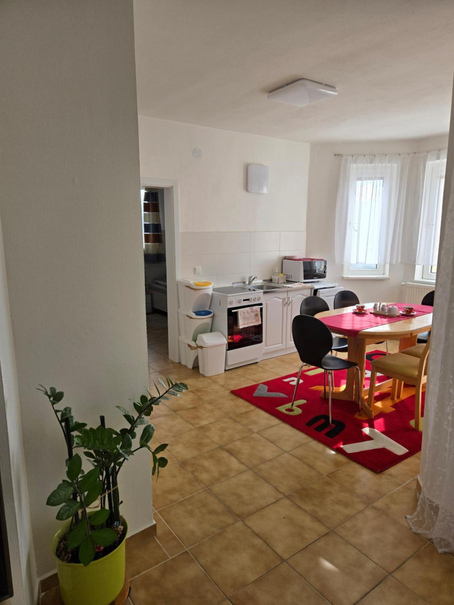 Appartement In Nitra Under The Zobor-Hill Eksteriør billede